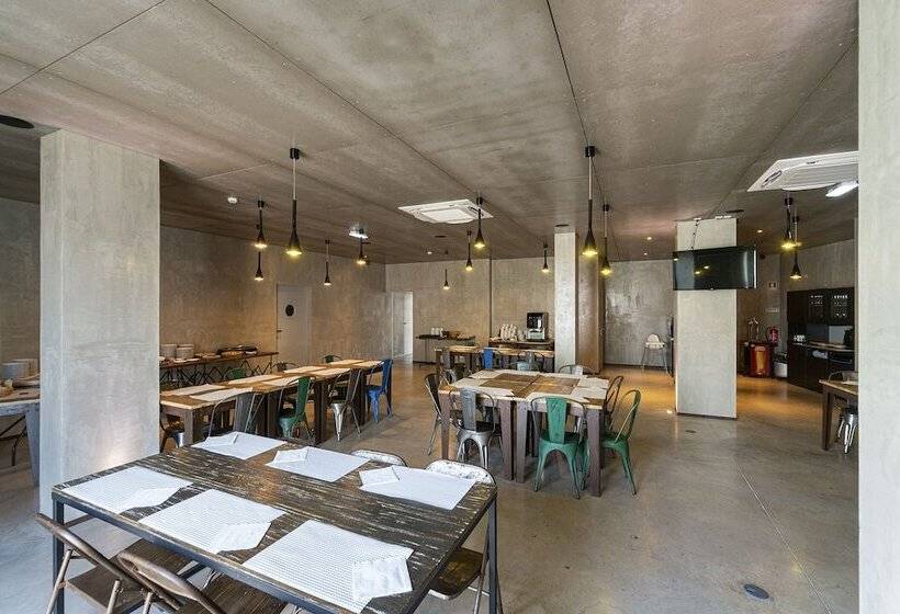 Bed and Breakfast N1 Hostel Apartments & Suites