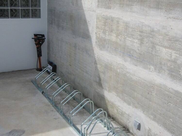 Bed and Breakfast N1 Hostel Apartments & Suites