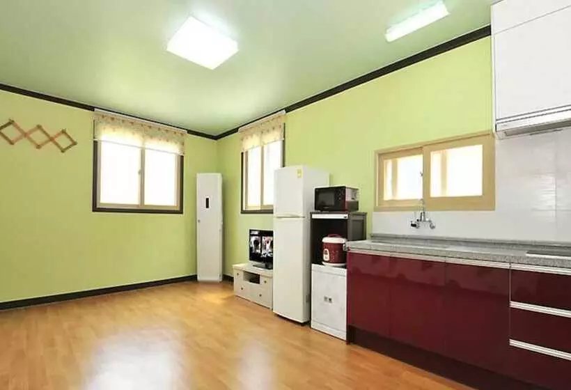 Gapyeong Jandigujang Pension