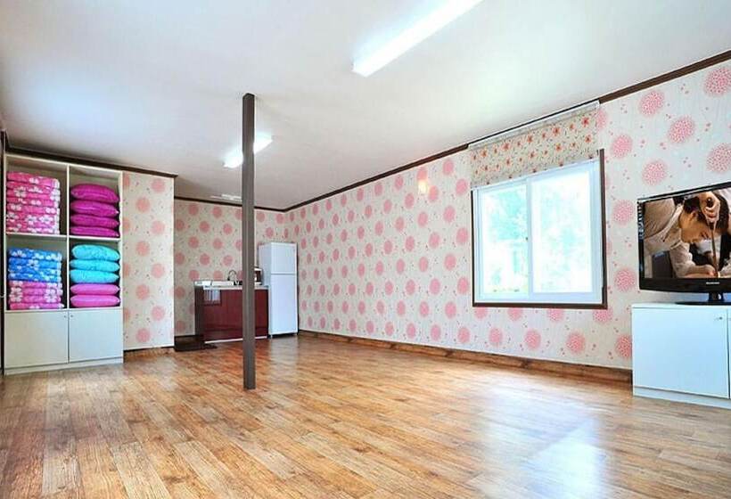 Gapyeong Jandigujang Pension