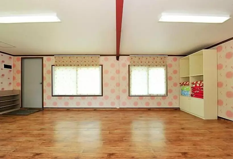 Gapyeong Jandigujang Pension