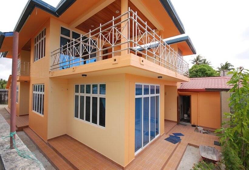 هتل Crystal Retreat