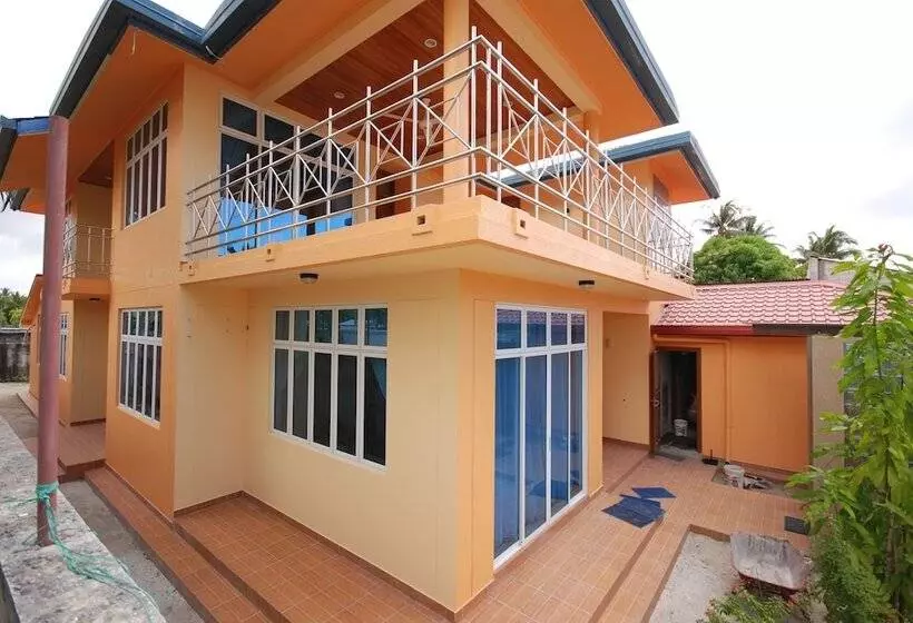 هتل Crystal Retreat