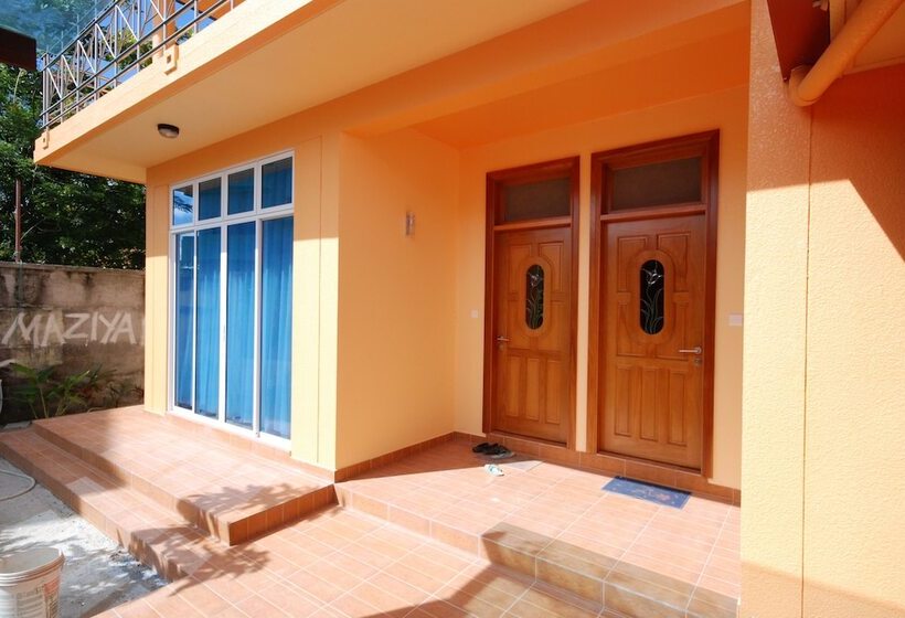 هتل Crystal Retreat