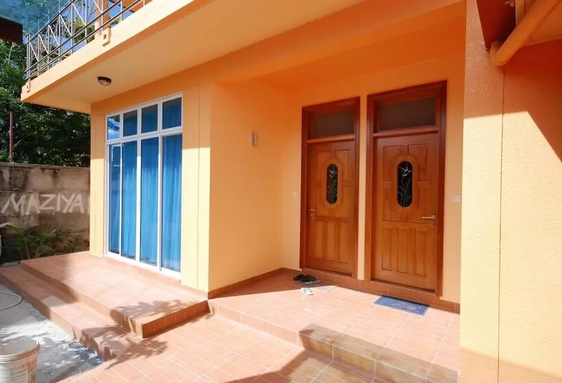 هتل Crystal Retreat