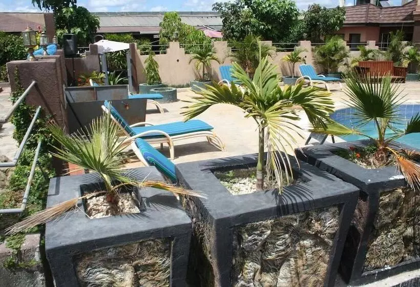 هتل Galaxy Resort And Lounge