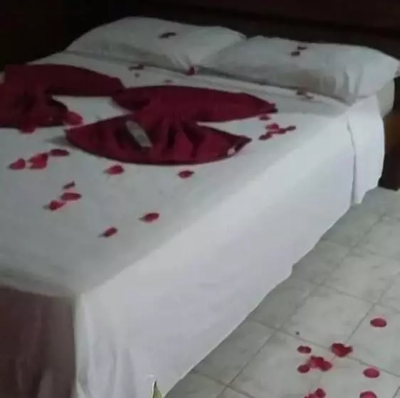 ホテル Pousada Estalagem Das Rosas