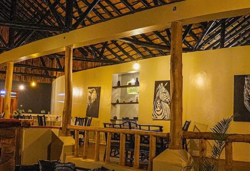هتل Sambiya River Lodge