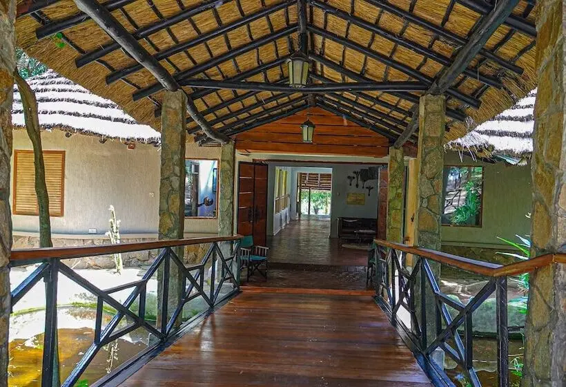 هتل Sambiya River Lodge