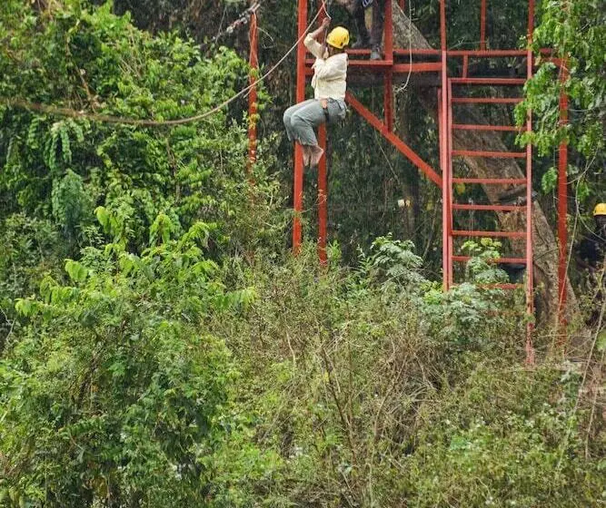 هتل Sambiya River Lodge