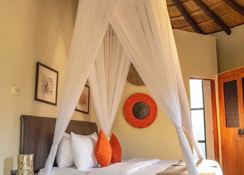 هتل Sambiya River Lodge