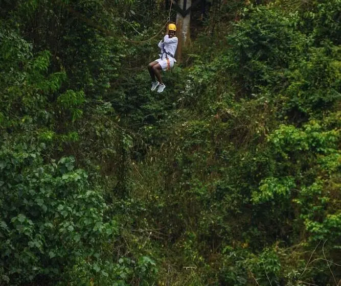 هتل Sambiya River Lodge