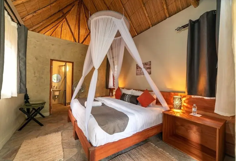 هتل Sambiya River Lodge