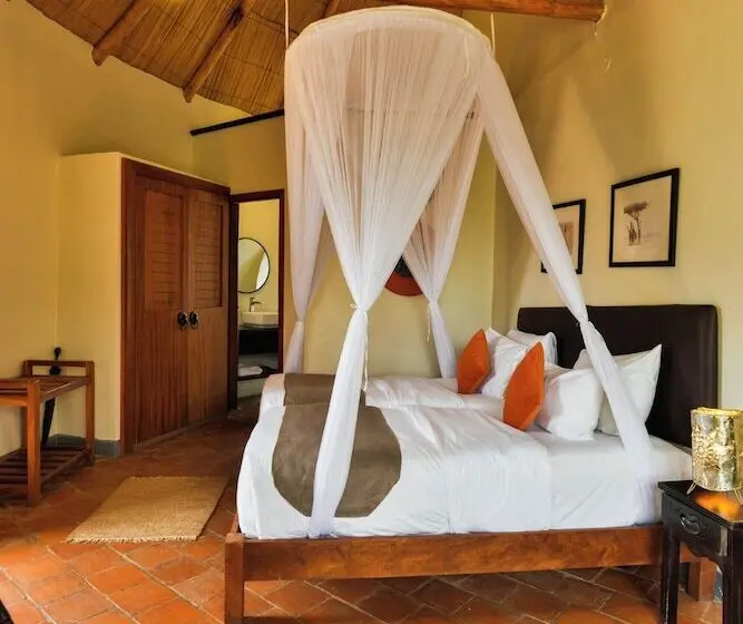 هتل Sambiya River Lodge