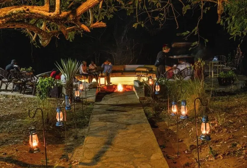 هتل Sambiya River Lodge