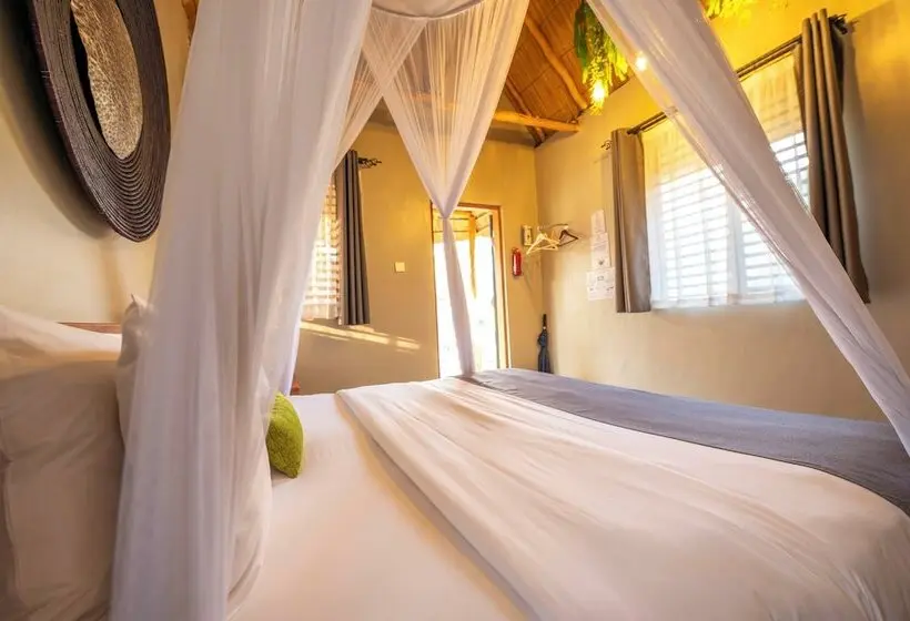 هتل Sambiya River Lodge