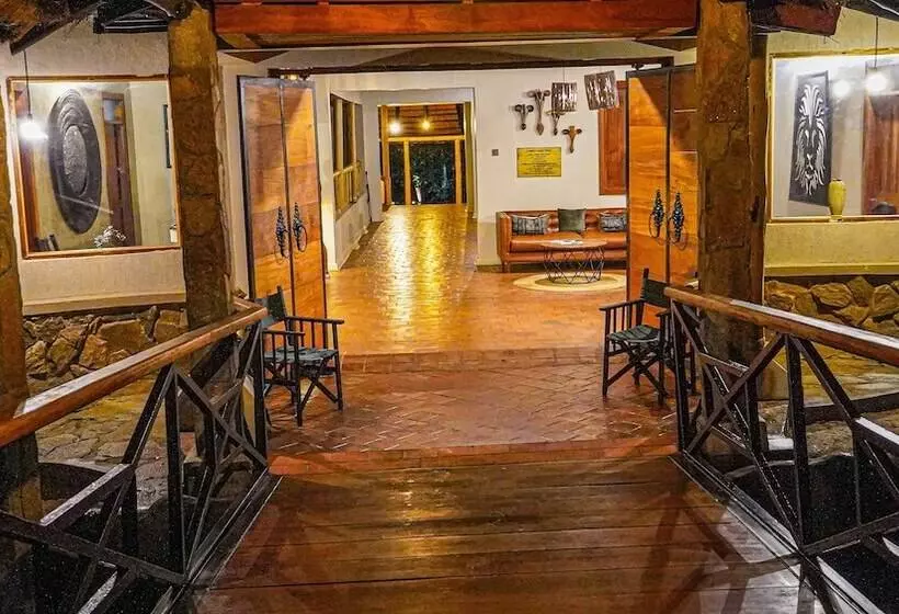 هتل Sambiya River Lodge