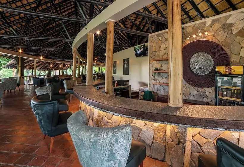 هتل Sambiya River Lodge