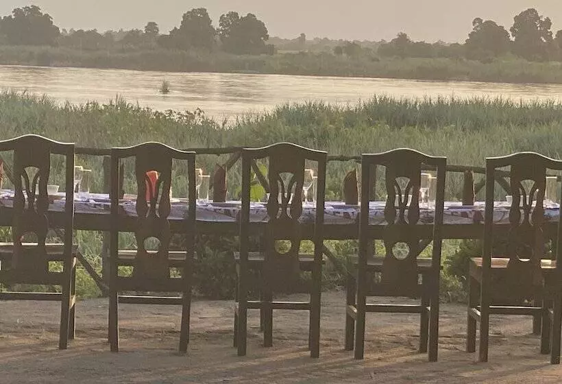 Hotelli Selous Mapumziko Lodge