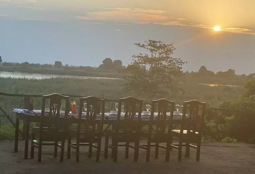 Hotelli Selous Mapumziko Lodge