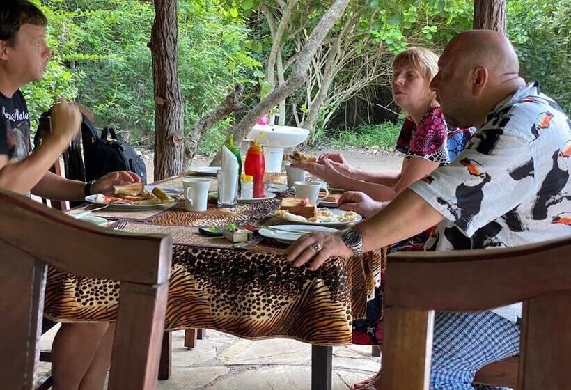 酒店 Selous Mapumziko Lodge