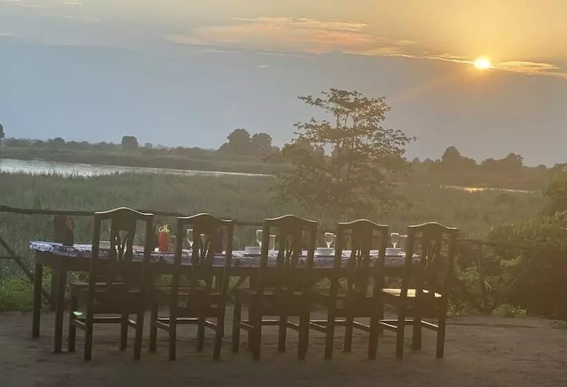 Hotelli Selous Mapumziko Lodge