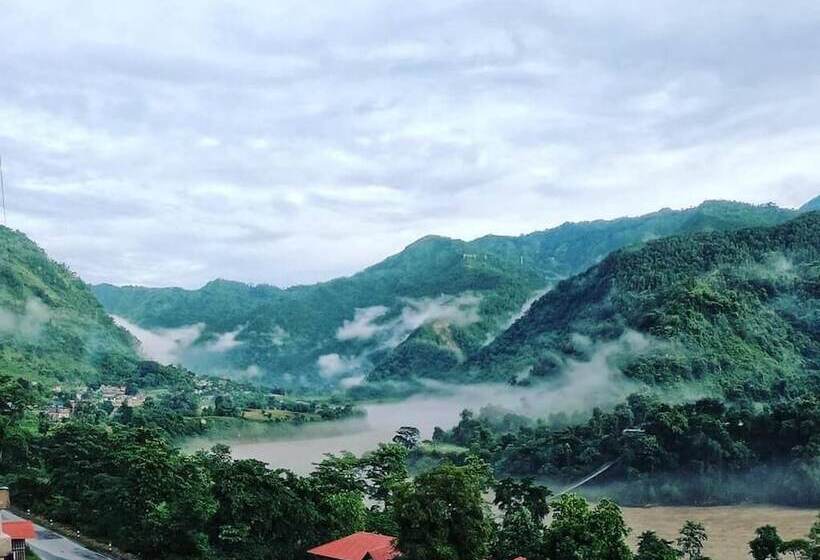 هتل Serene Highway Resort