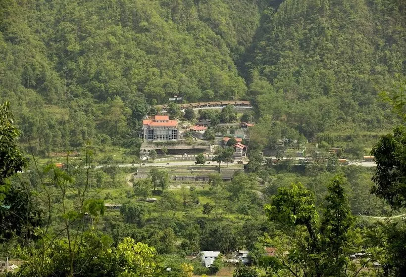 هتل Serene Highway Resort