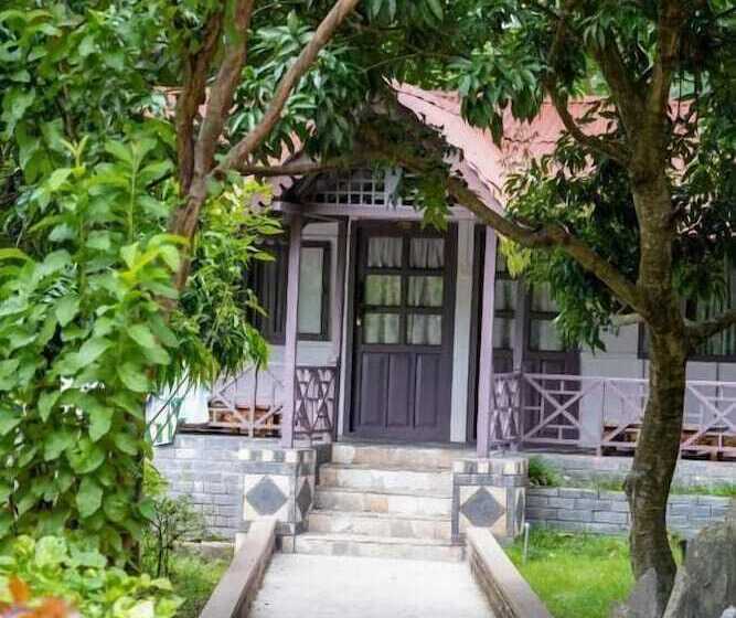 هتل Serene Highway Resort