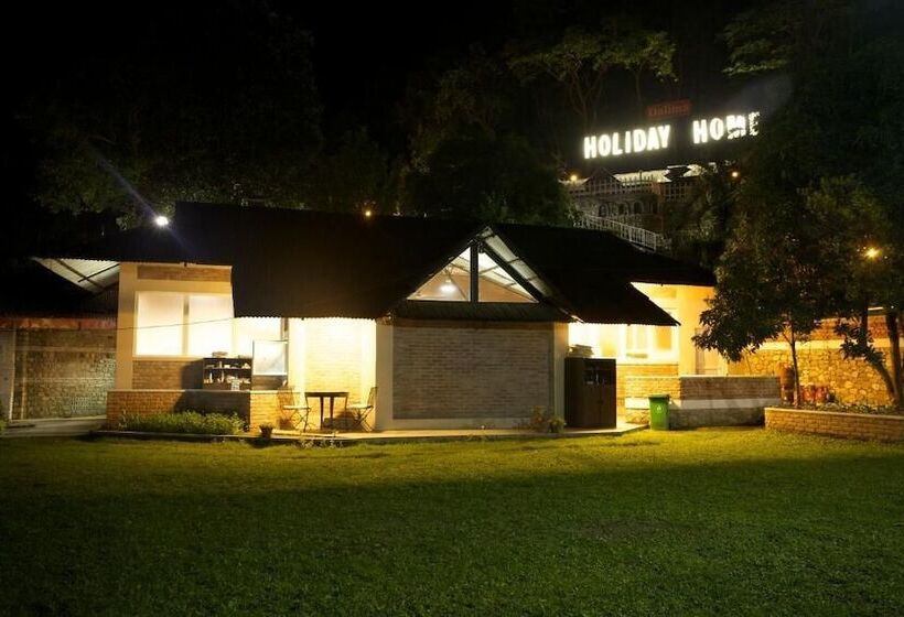 هتل Serene Highway Resort