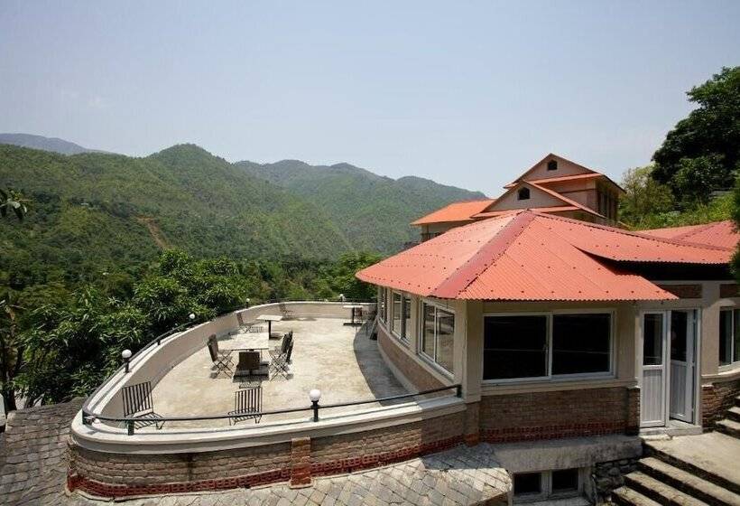 هتل Serene Highway Resort