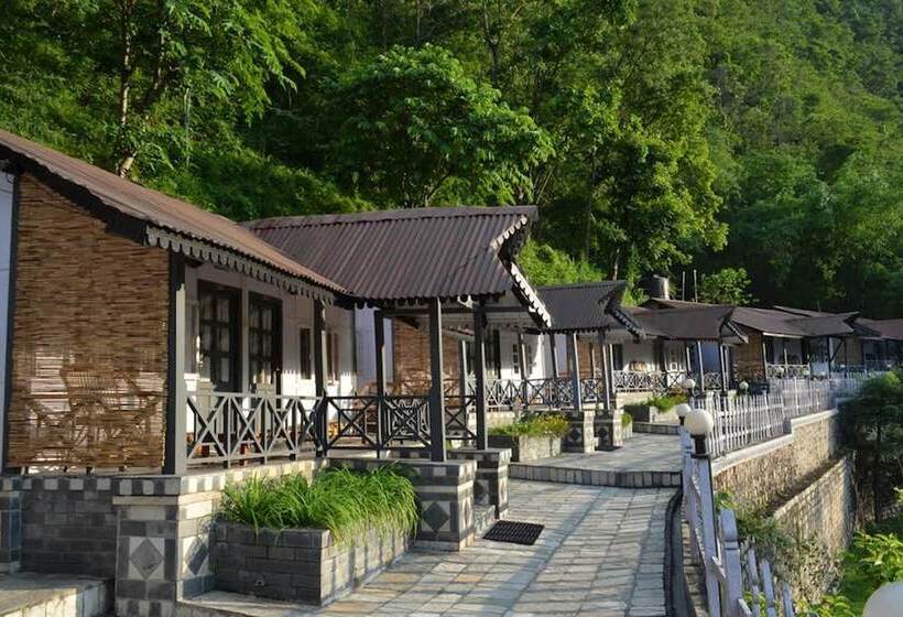 هتل Serene Highway Resort