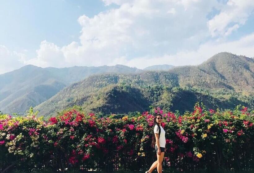 هتل Serene Highway Resort