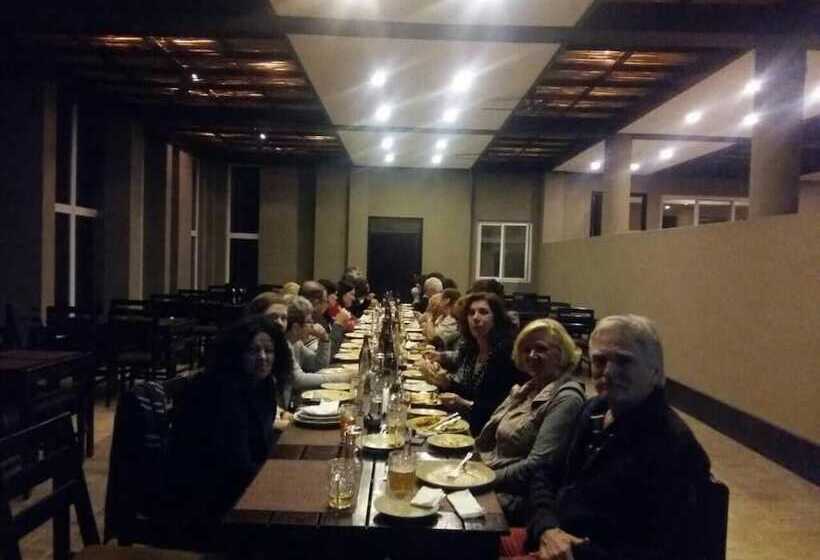 هتل Serene Highway Resort