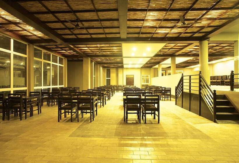 هتل Serene Highway Resort