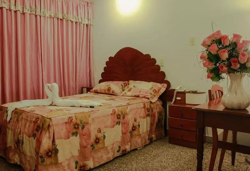 Hotelli Sol Del Oriente