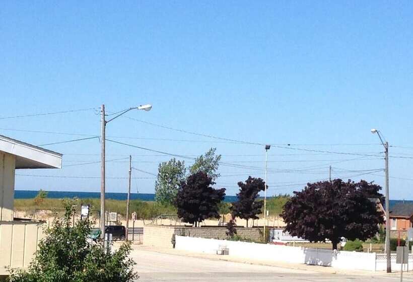 فندق على الطريق Ludington Pier House