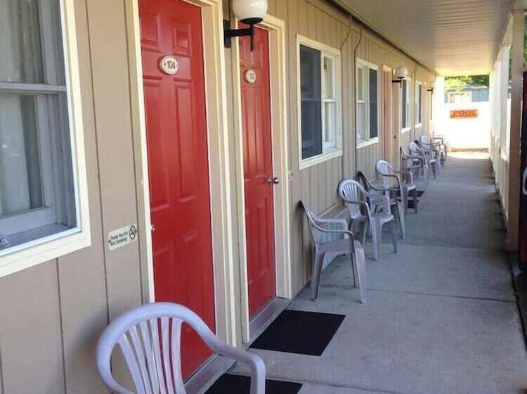 فندق على الطريق Ludington Pier House