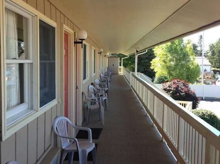 فندق على الطريق Ludington Pier House