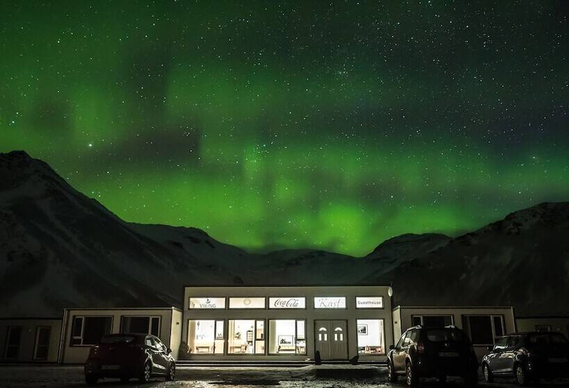 پانسیون Kast Guesthouse