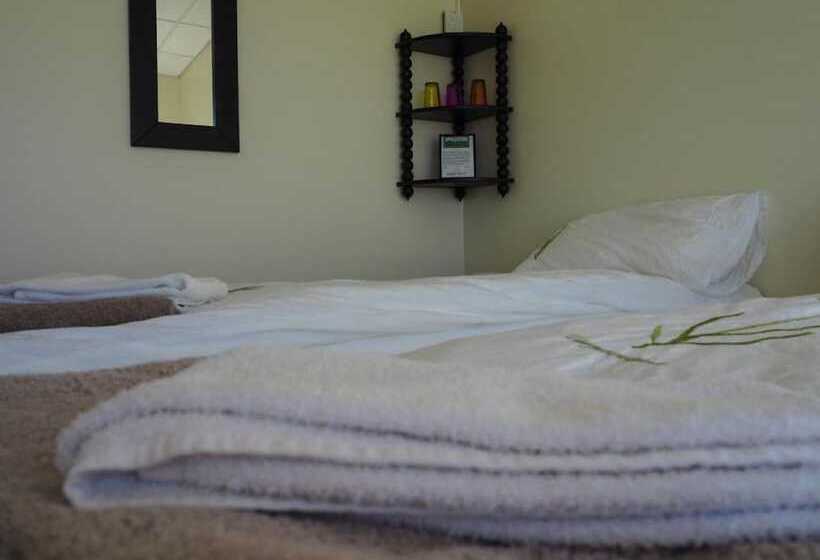 پانسیون Kast Guesthouse