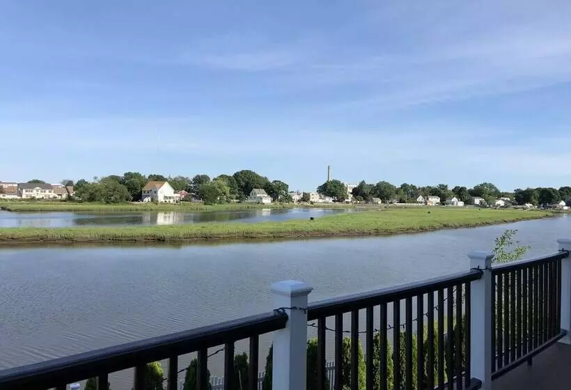 ペンション Rooms In Family House In Salem Boston