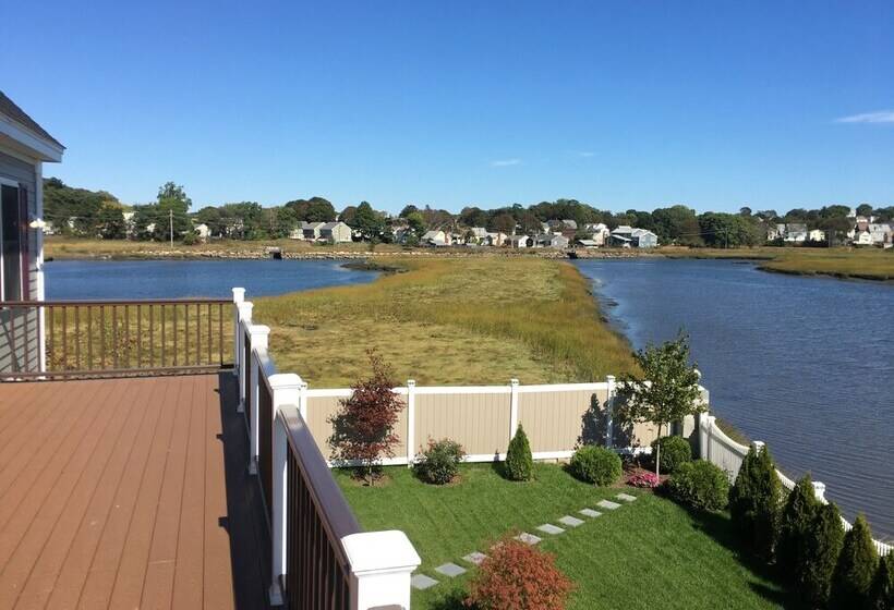 بنسيون Rooms In Family House In Salem Boston