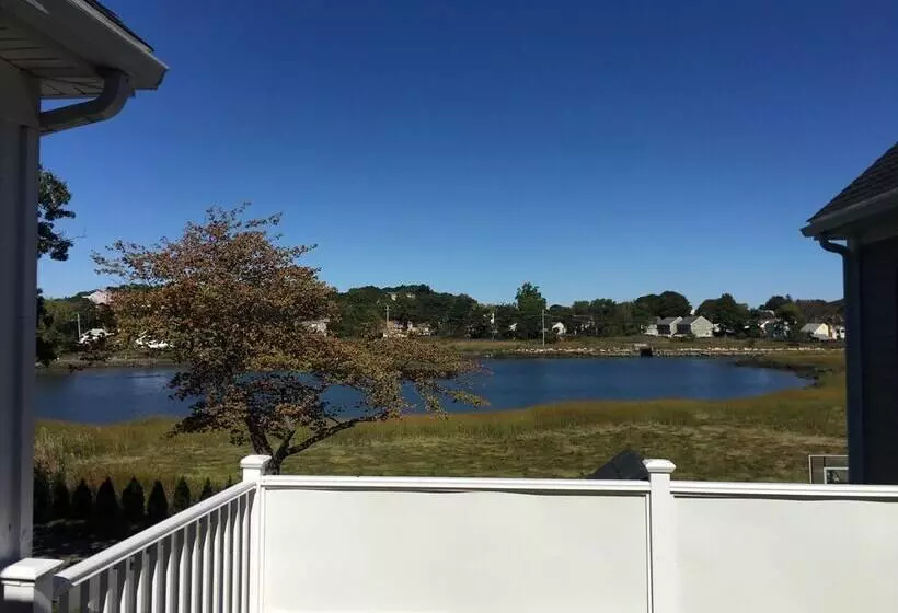 ペンション Rooms In Family House In Salem Boston