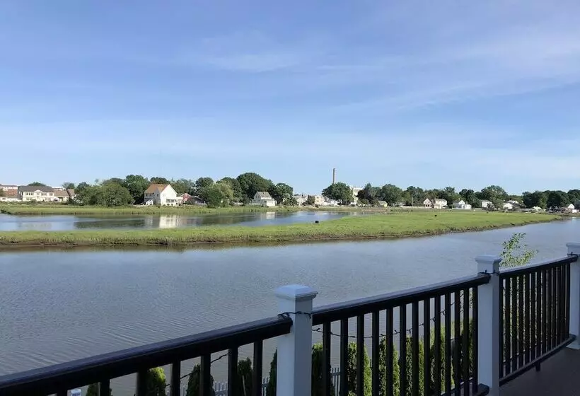 ペンション Rooms In Family House In Salem Boston