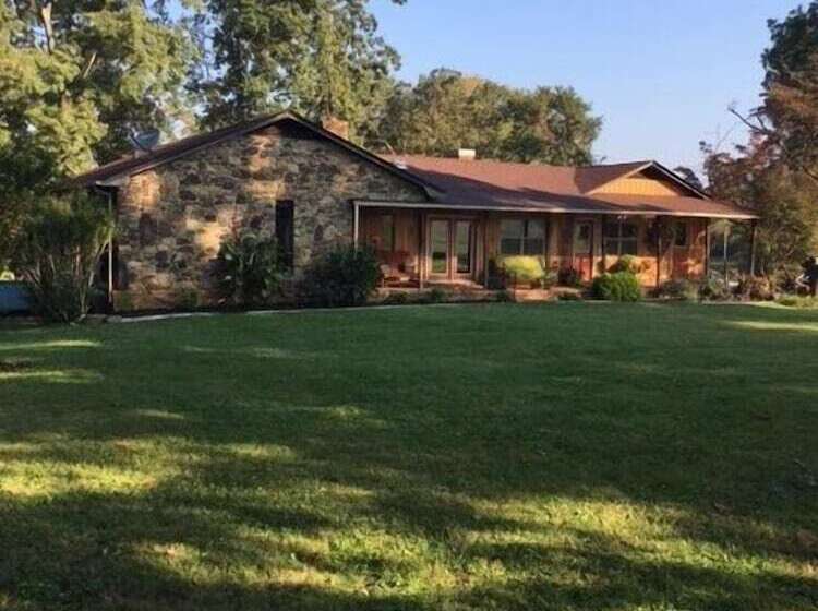 Sisters On Sycamore Bed & Breakfast