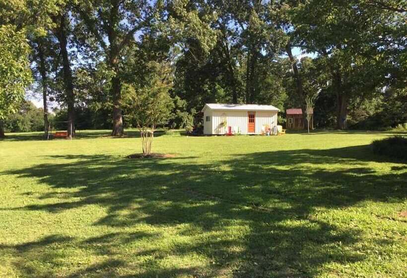Sisters On Sycamore Bed & Breakfast