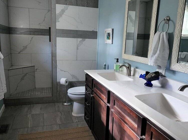 Sisters On Sycamore Bed & Breakfast