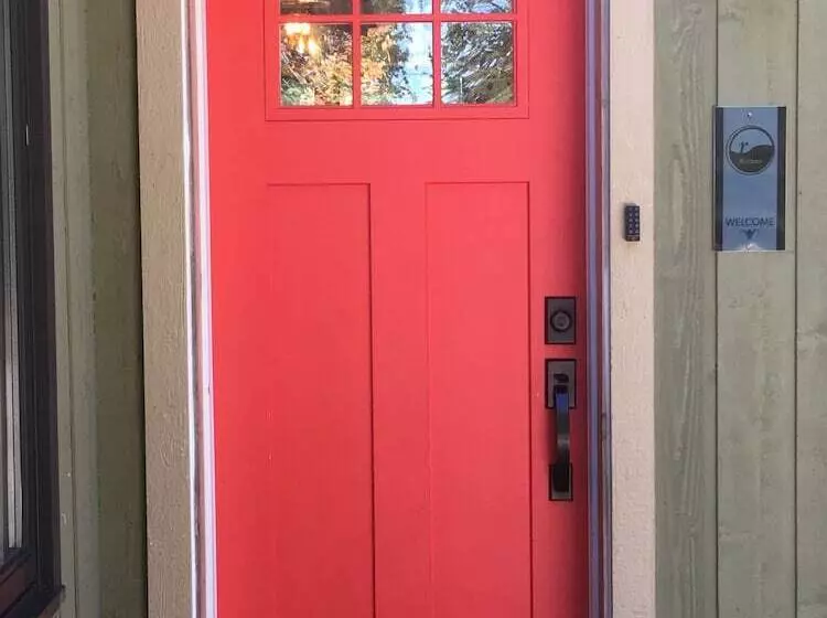 Watermark Waterfront Cottages