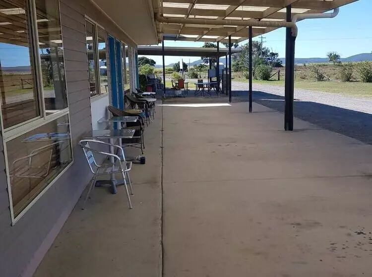 A Country View Motel   Ilbilbie